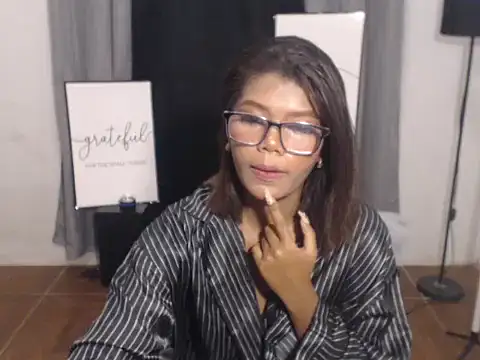 Czat XXX na żywo – Asian_chicksxx