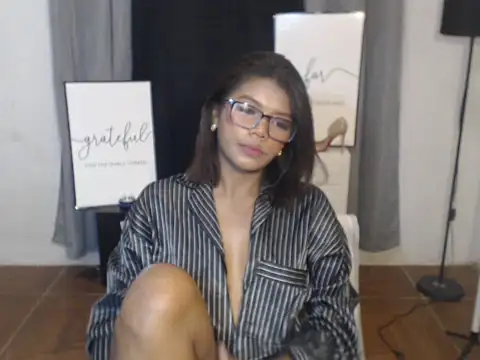Asian_chicksxx's Live XXX Chat