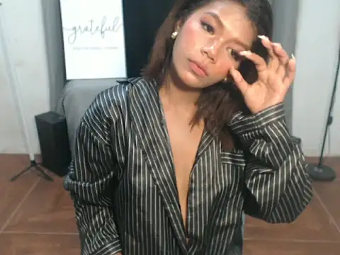 Chat XXX en directo de Asian_chicksxx