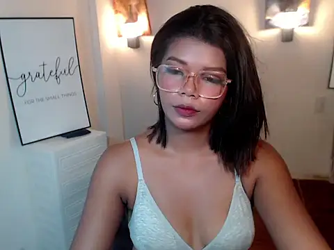 Asian_chicksxx's Live XXX Chat