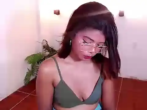 Chat +18 de Asian_chicksxx ao vivo