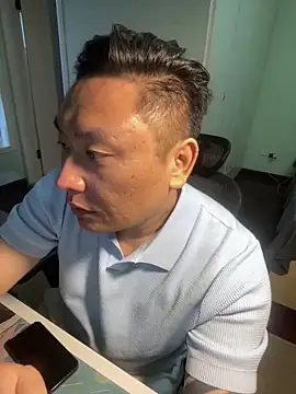 mrcake666 Show in webcam
