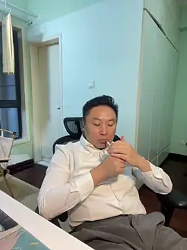 mrcake666 网络视讯表演