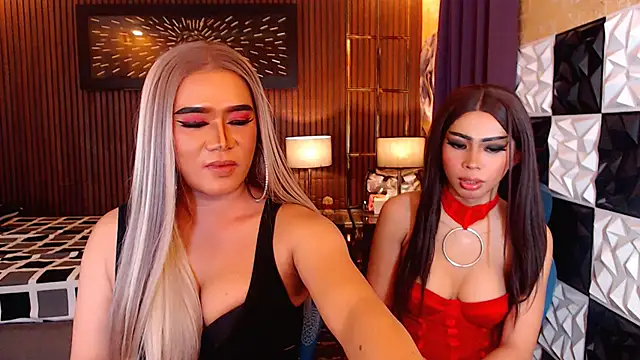 Show de MariaSofiaLoveTS na webcam