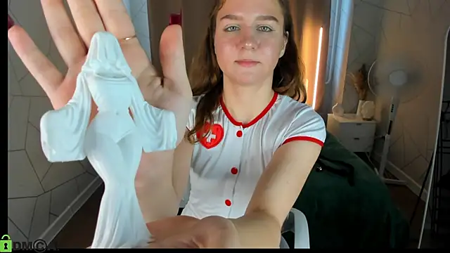 Vicki_Milles élő XXX-chatje