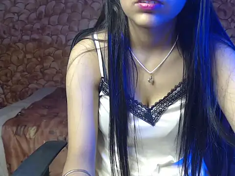Lusty_Riyaa 在線直播表演
