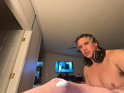 777DADDY666: διαδικτυακό σόου στην κάμερα