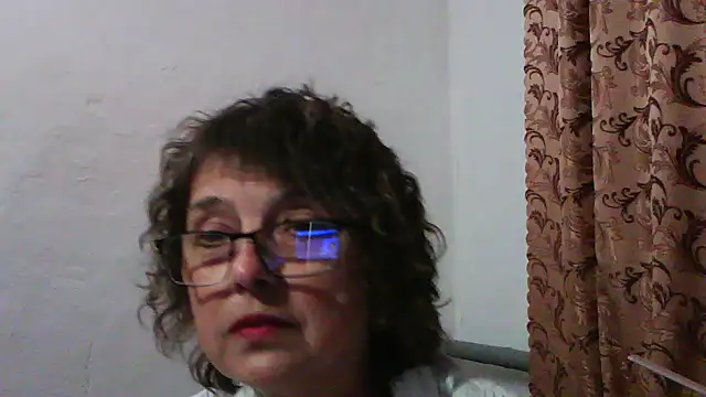 חדר צ'אט בשידור חי של ElizabethGorden