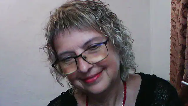 ElizabethGorden Show in webcam