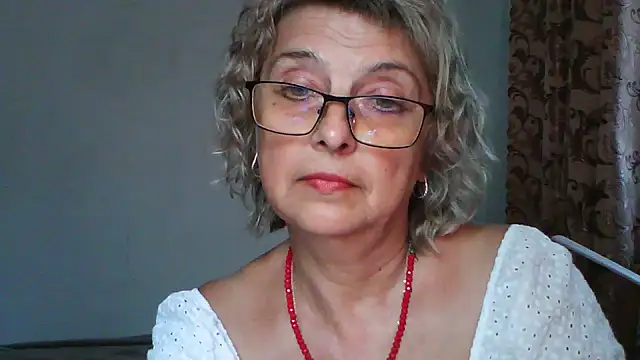 Show modela ElizabethGorden na web-kameri
