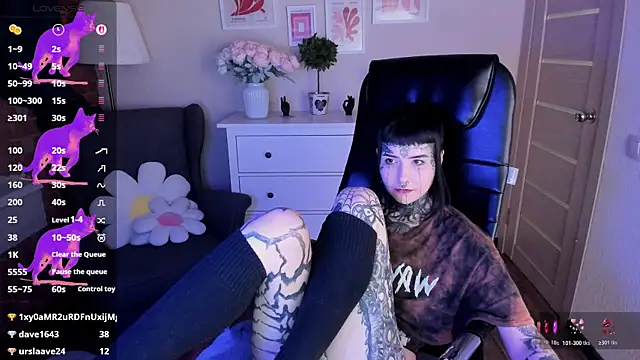 Bloood__Mary: онлайн-секс-чат