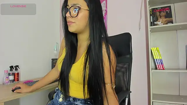Hilaryportman149's Live XXX Chat