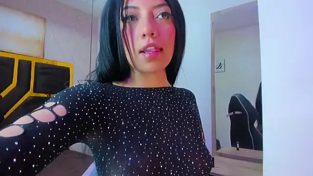 XXX chat uživo modela Ey_Im_simone_