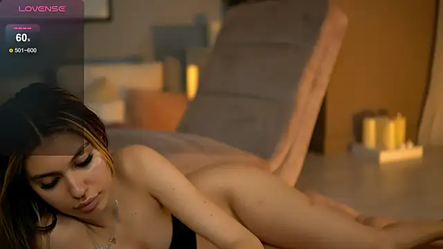 NextDoorMia Webcamshow
