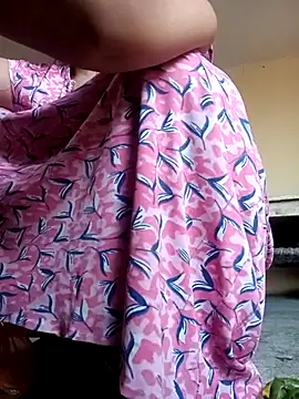 Show modela Life_Of_Diya na web-kameri