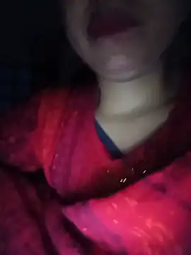 lovely_bhabhi_ élő XXX-chatje