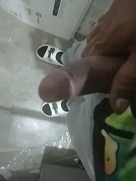 Petterleonel123 Show in webcam