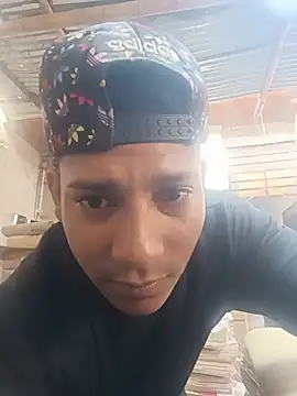 Show modela Petterleonel123 na web-kameri