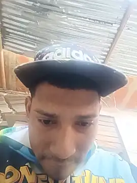 Show modela Petterleonel123 na web-kameri
