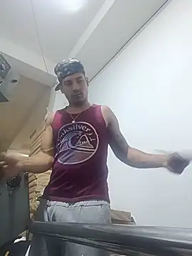 Show modela Petterleonel123 na web-kameri