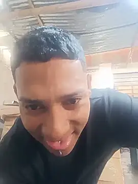 Show modela Petterleonel123 na web-kameri