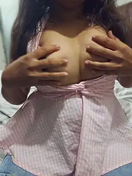 sluttytitties69 Webcam-Show