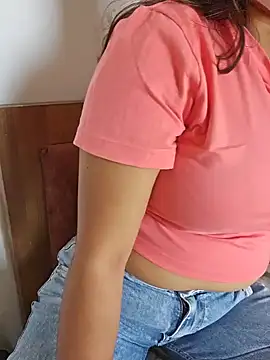 sluttytitties69: διαδικτυακό σόου στην κάμερα