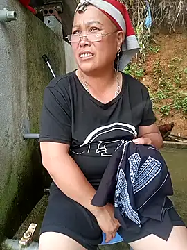 YeuAnhbigcock 网络视讯表演