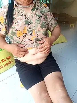 YeuAnhbigcock 网络视讯表演