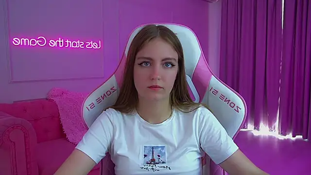 SofiaSarvains Chat XXX live