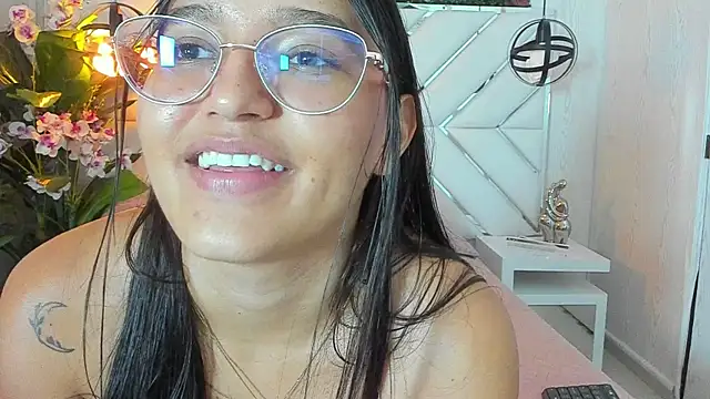 Janett_Mooren Live XXX chat