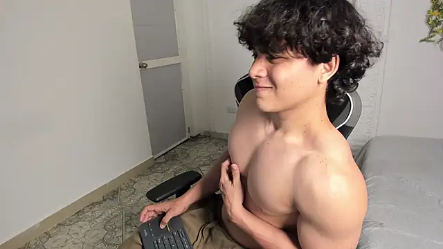 latin_beast4 Show Webcam