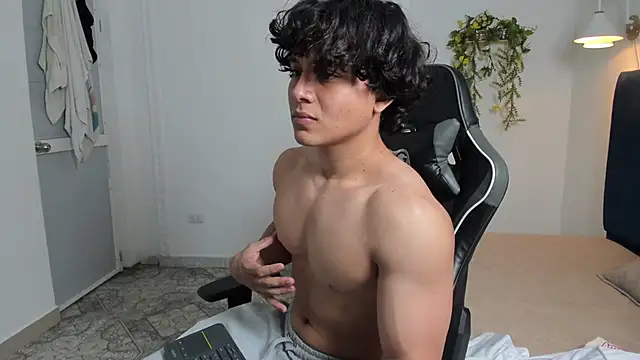 latin_beast4 webkamerás műsora