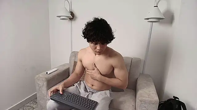 Pokazy przed kamerką – latin_beast4