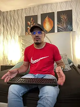 Pertunjukan Kamera Web Dante_Goldt