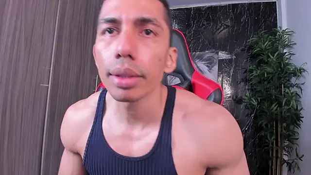 Chat XXX Live Erik_castle