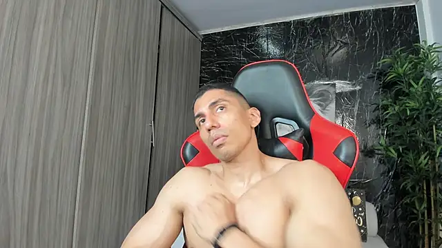 Erik_castle Show in webcam