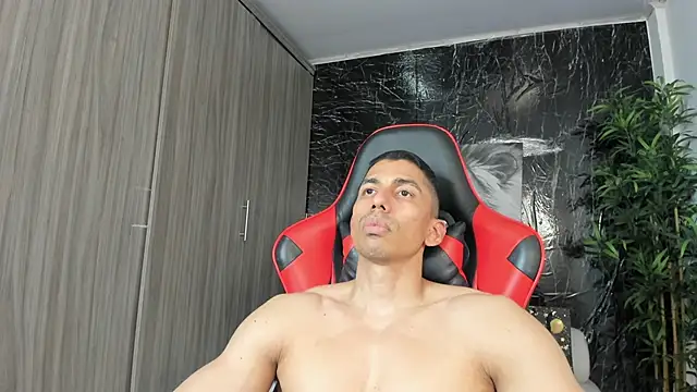 Erik_castle Adlı Modelin Web Kamerası Şovu