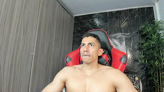 Erik_castle Show Webcam