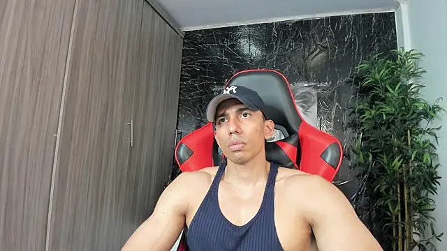 Erik_castle Show in webcam