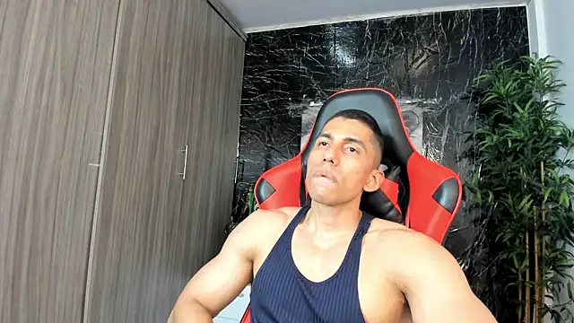 Erik_castle Adlı Modelin Web Kamerası Şovu