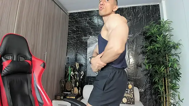 Show modela Erik_castle na web-kameri