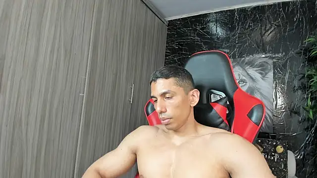 Erik_castle Adlı Modelin Web Kamerası Şovu