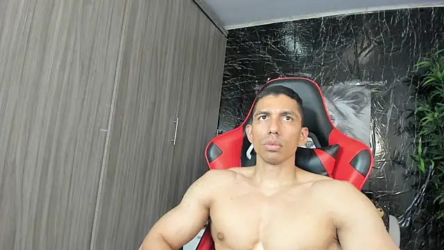 Erik_castle Adlı Modelin Web Kamerası Şovu