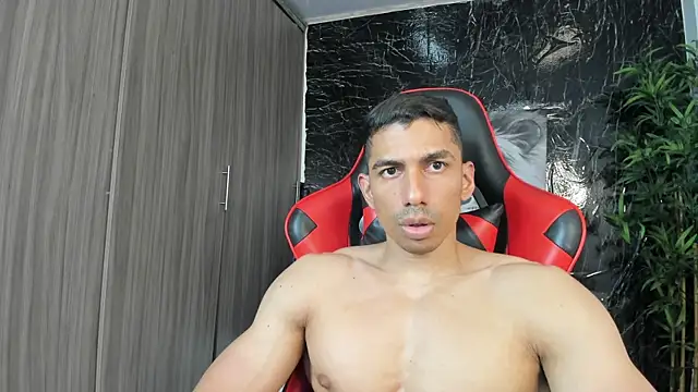 عرض كام Erik_castle