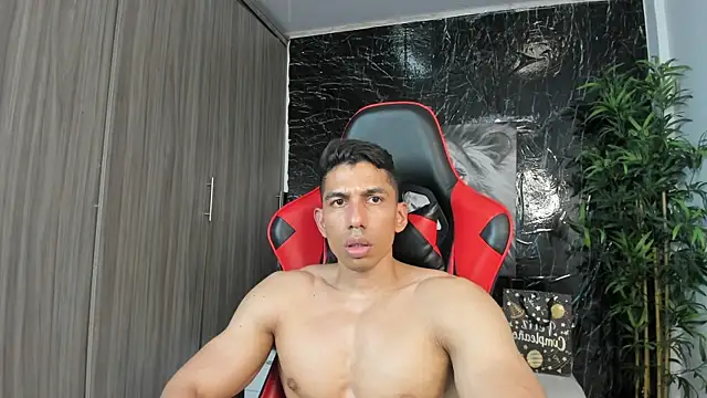 Erik_castle Adlı Modelin Web Kamerası Şovu