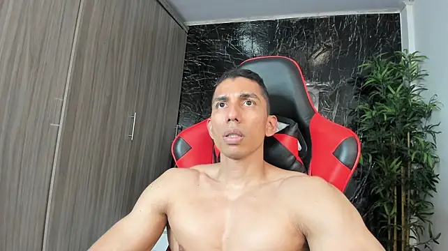 Chat +18 de Erik_castle ao vivo