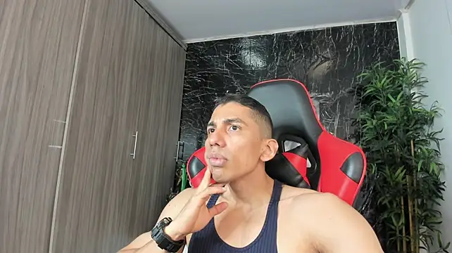 Erik_castle Show Webcam