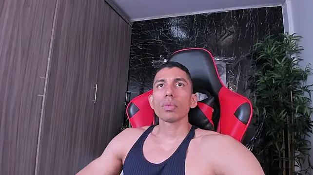 Erik_castle's Webcam Show