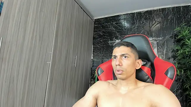 Erik_castle Show Webcam